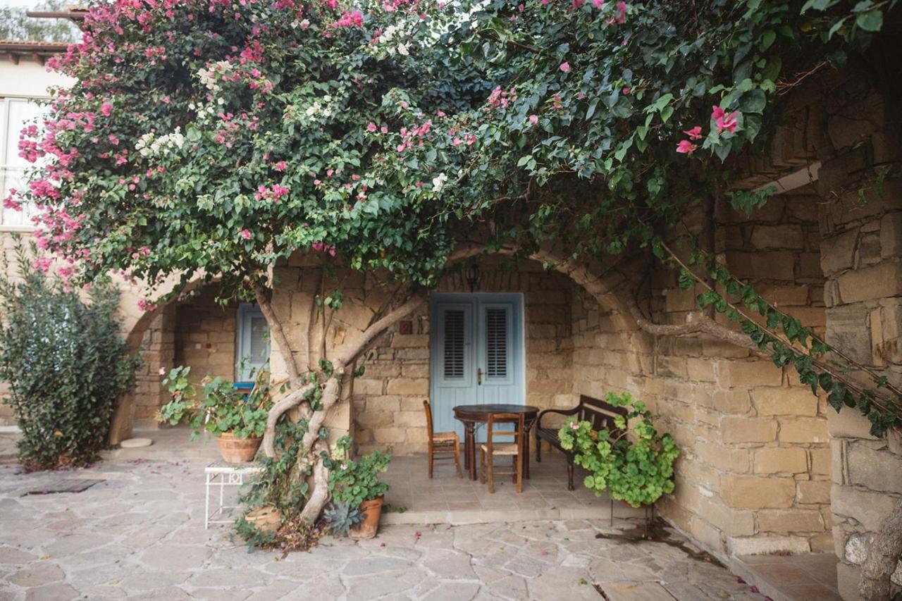 Cyprus Villages Hotel & Restaurant - Central Location - Bed & Breakfast - With Access To Pool And Stunning Views Tochni Exterior photo