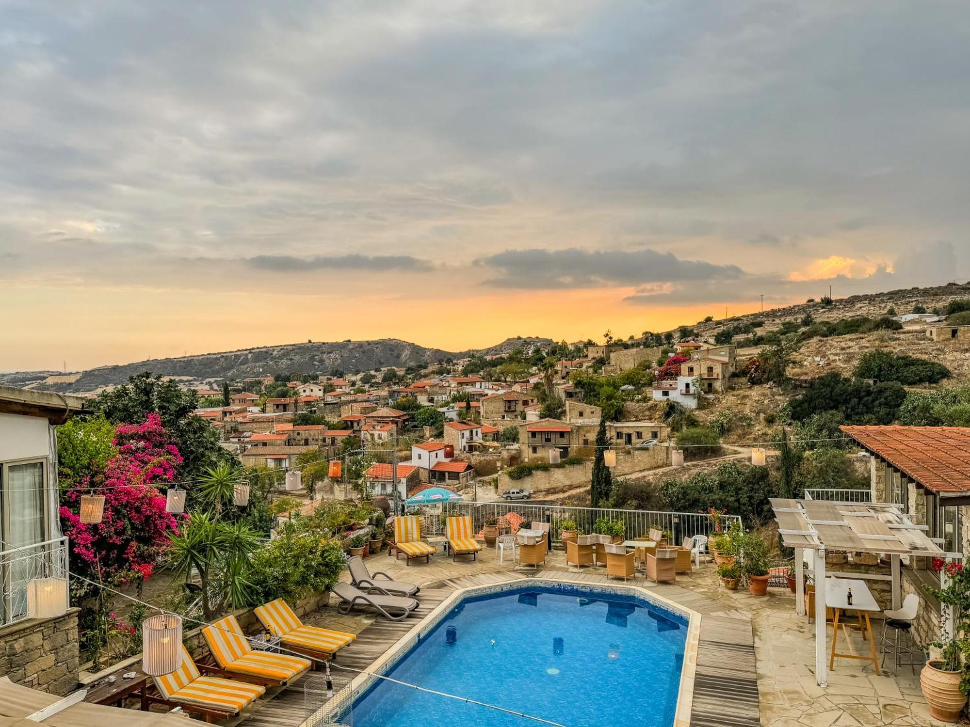 Cyprus Villages Hotel & Restaurant - Central Location - Bed & Breakfast - With Access To Pool And Stunning Views Tochni Exterior photo