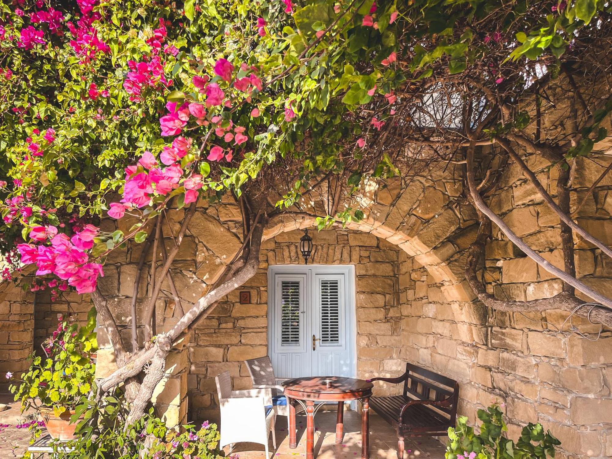 Cyprus Villages Hotel & Restaurant - Central Location - Bed & Breakfast - With Access To Pool And Stunning Views Tochni Exterior photo
