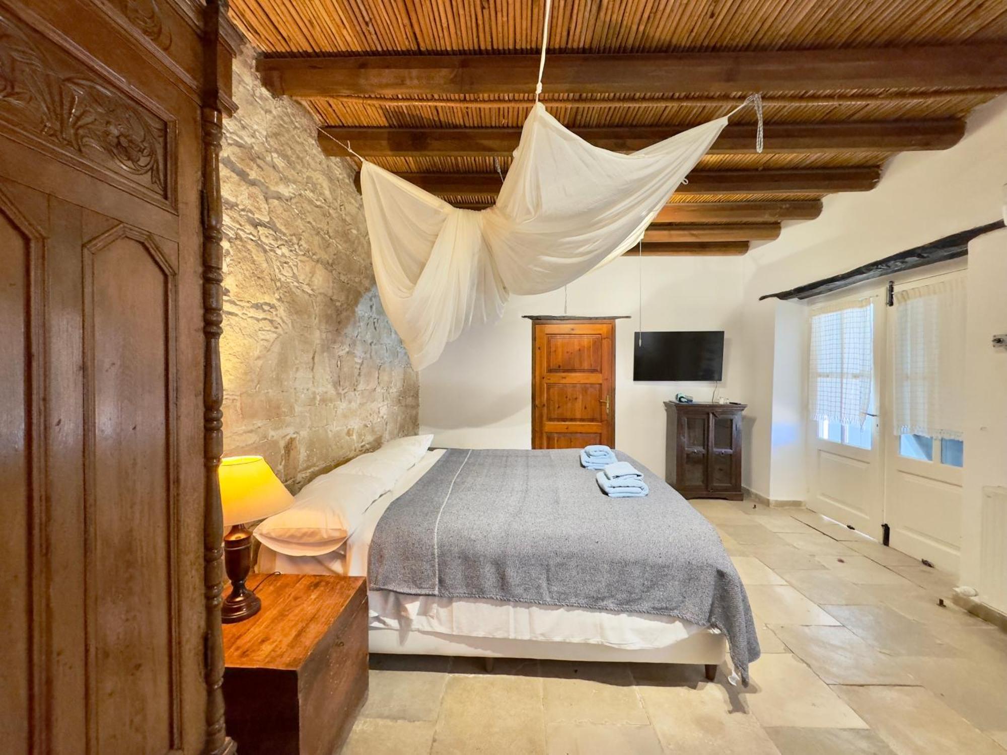 Cyprus Villages Hotel & Restaurant - Central Location - Bed & Breakfast - With Access To Pool And Stunning Views Tochni Exterior photo